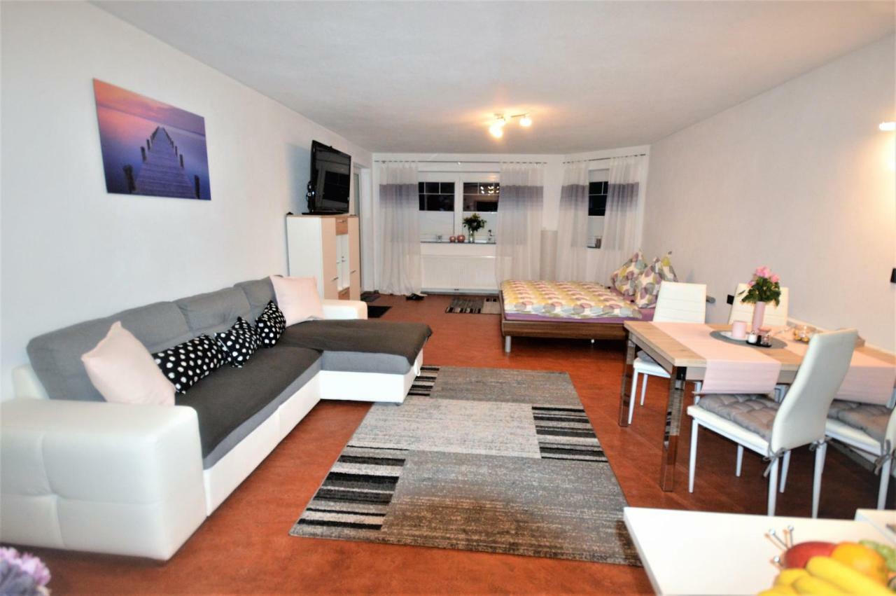 Ferien Haus - Ferienwohnung Lorena Нойщифт им Щубайтал Екстериор снимка